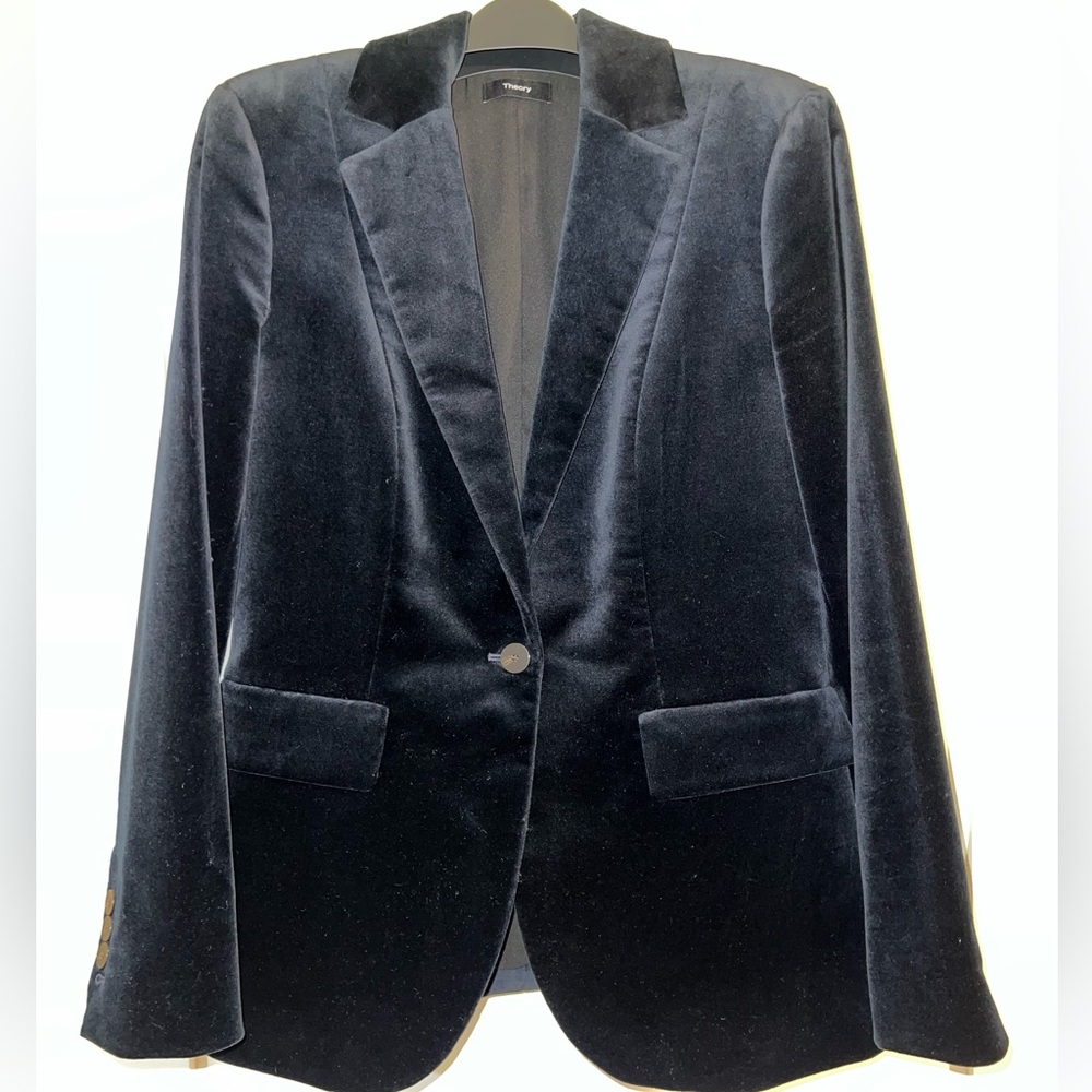 Theory Elegant Velvet Blazer and Pants Set, Size 6 - Picture 4 of 17